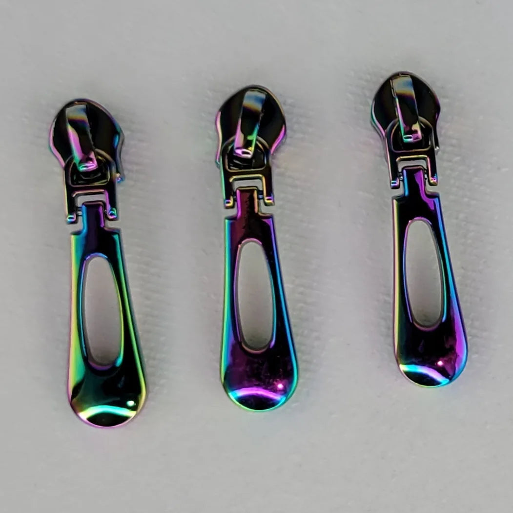 Rainbow zipper pull